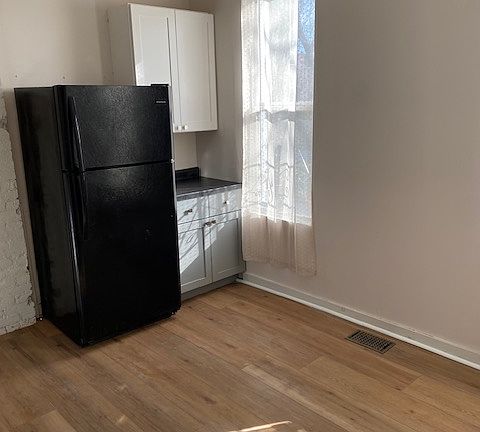 4th image of 244 N Monroe Ave
