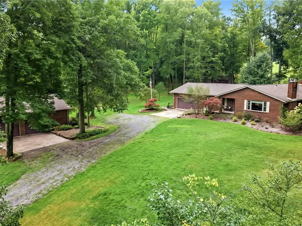 616 W Jamestown Rd, Greenville, PA 16125