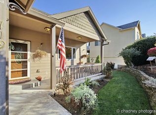 719 SE Forest Glen Rd, Estacada, OR 97023