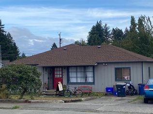 417 Azalea Park Rd, Brookings, OR 97415