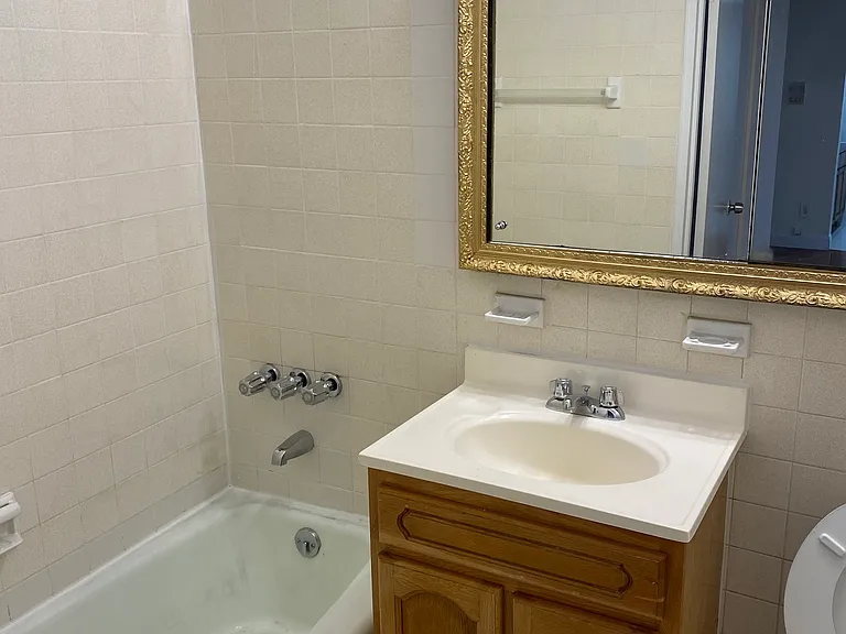 3825 Parsons Blvd #1F — Photo 4