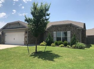 18701 Vivo Dr, Edmond, OK 73012