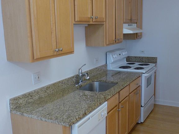 #201 - Kitchen/ Stove side