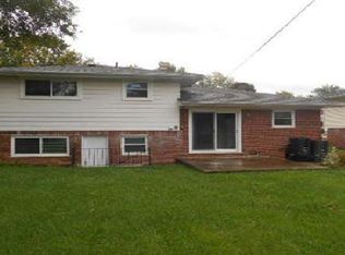 890 Jamestown Ave, Elyria, OH