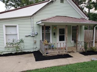 152 E Highland Rd, Johnson City, TN 37601