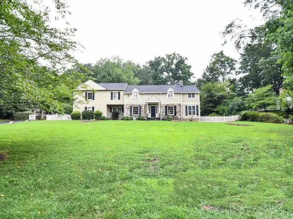 57 Putnam Dr NW, Atlanta, GA 30342