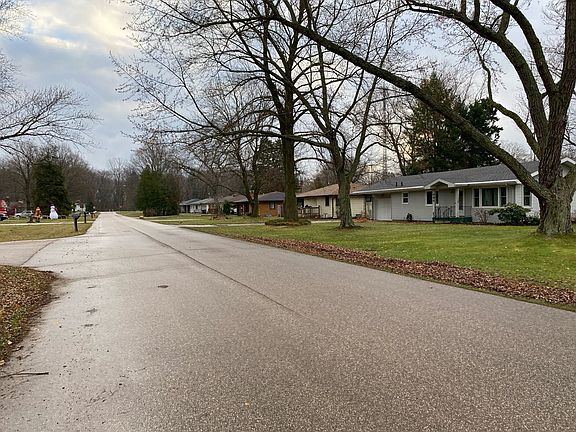 4th image of 734 Clemens Ave