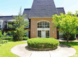 4900 N Knoxville Ave APT 111A, Peoria, IL