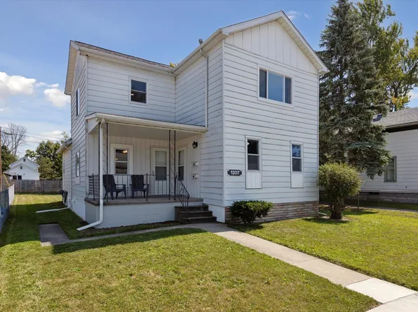 1207 Taylor St, Bay City, MI 48708