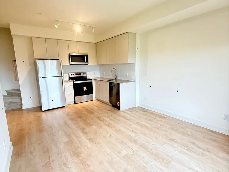 16 Melbourne Ave #317B — Photo 30