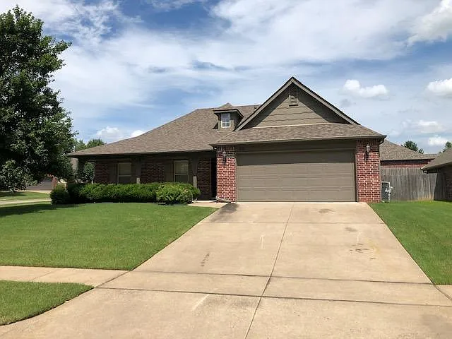 3 bed, 1650 sqft, $1,895 — Photo 2