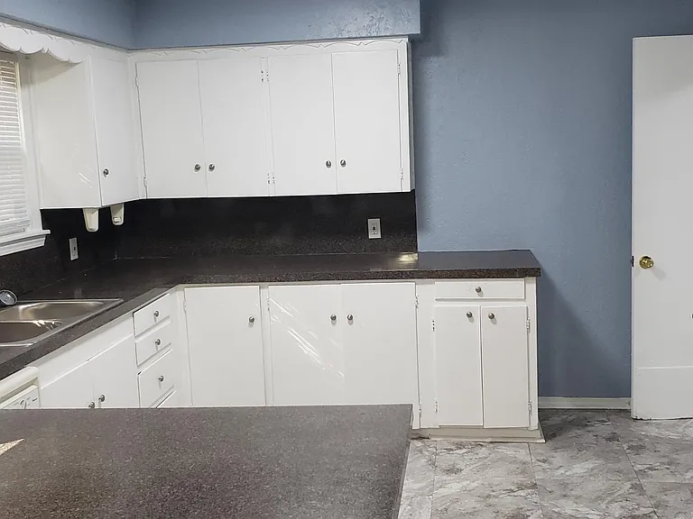 1203 SW 24th Pl — Photo 13