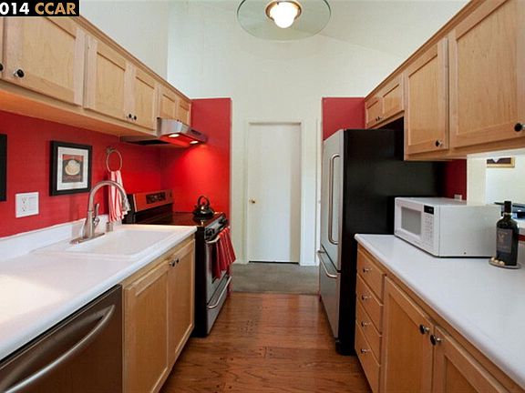 4th image of 2055 Ascot Dr Unit 206