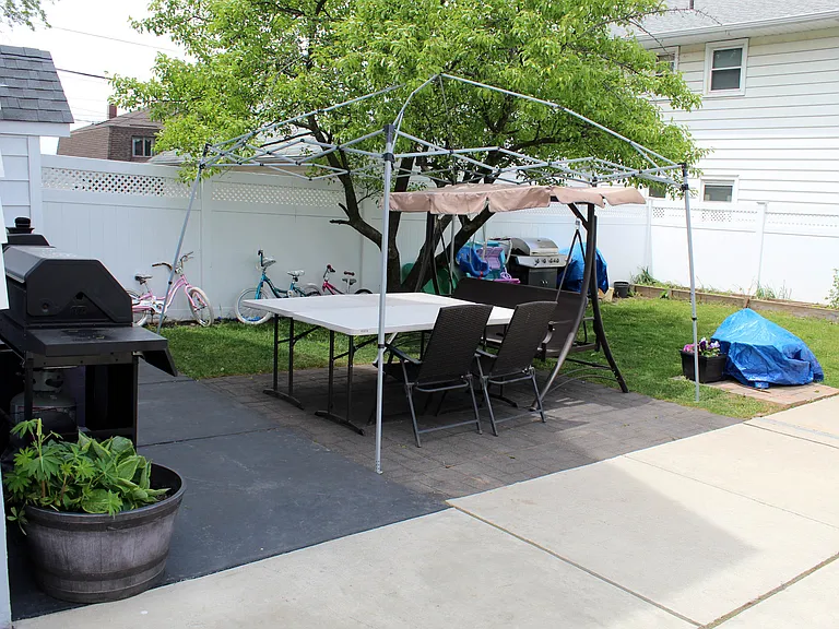 391 Semel Ave #2 — Photo 16