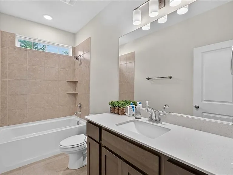 984 Emil Pl — Photo 13