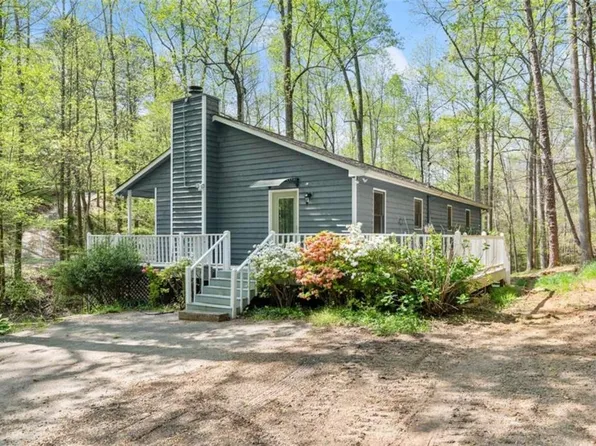 2908 Navajo Cir, Gainesville, GA 30501