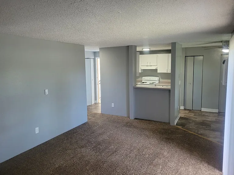 601 S Kent St — Photo 27