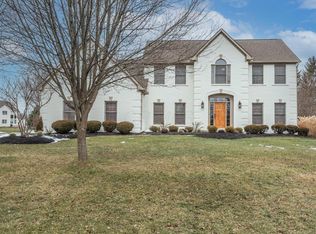 2905 Sandhurst Dr, Lewis Center, OH