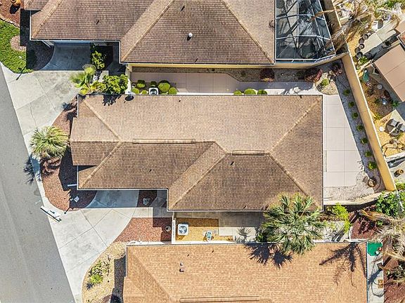 2nd image of 1104 San Bernardo Rd