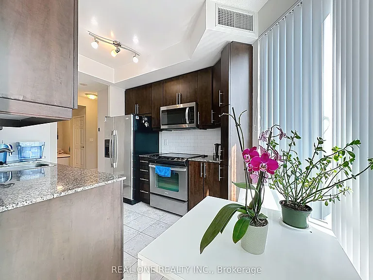 18 Holmes Ave #2205 — Photo 11