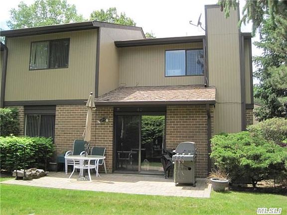 4th image of 40 Wimbledon Dr