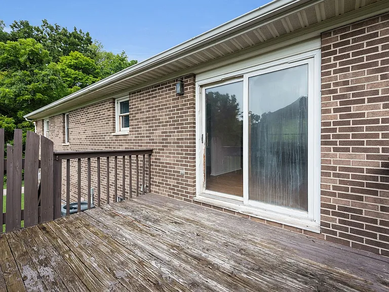 2700 Queenswood Dr — Photo 35
