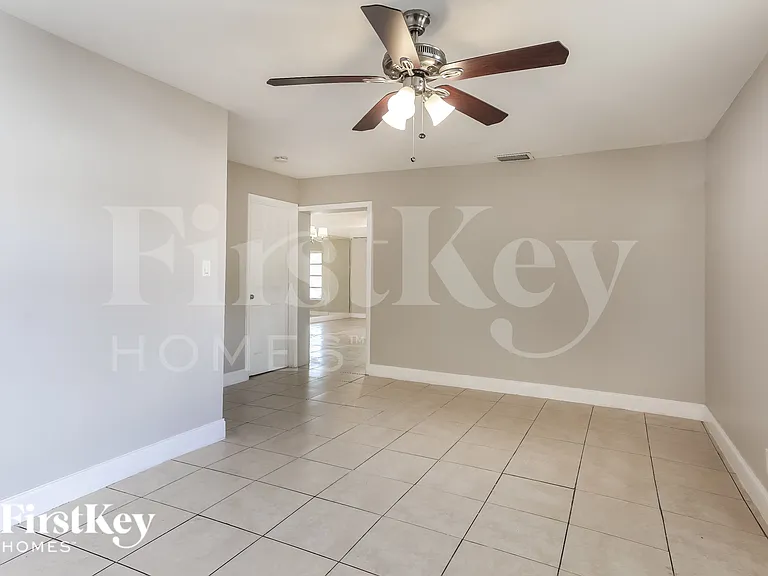 3751 NW 9th Ct — Photo 7