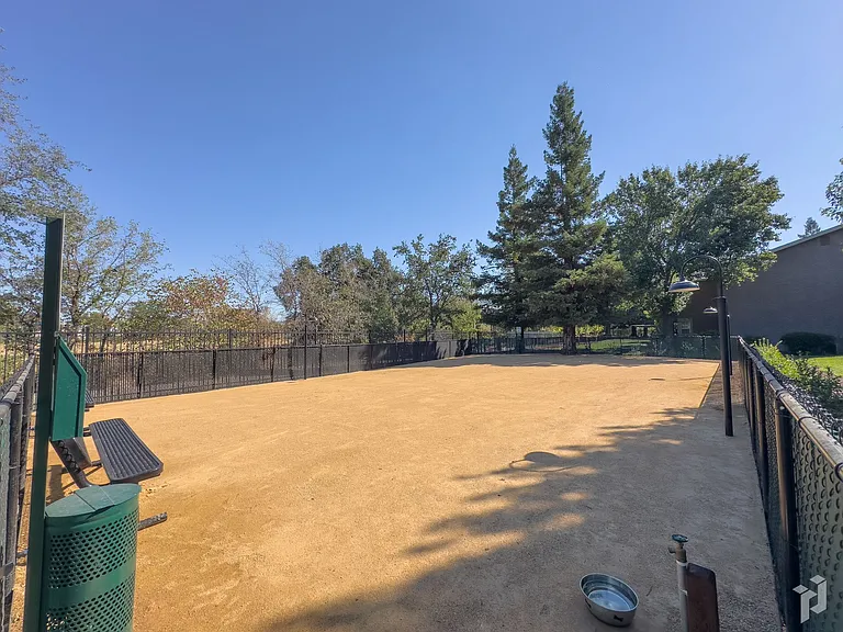 1661 Forest Avenue Apartments — Photo 18