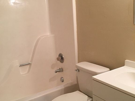 5th image of 708 Shady Lane Dr APT D