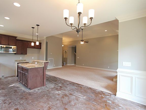 4th image of 816 Manner Ln #16-lot 16