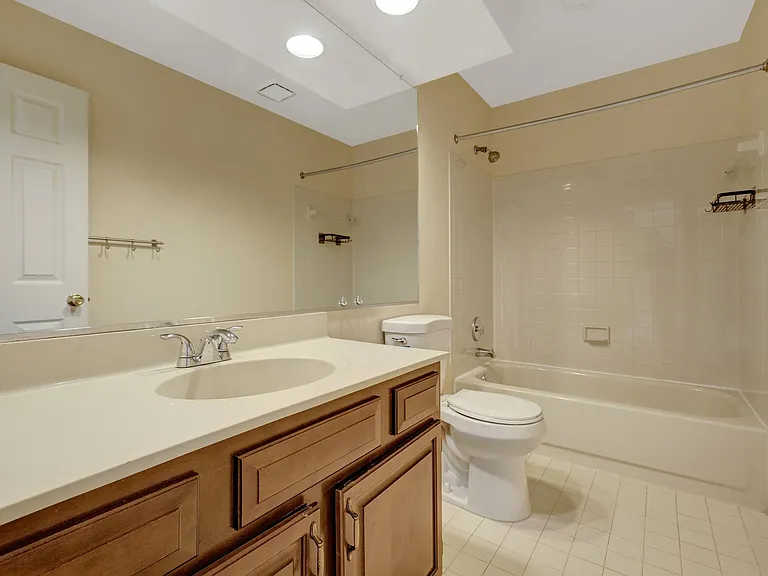 814 Autumn Breeze Ct — Photo 24