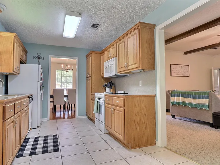 17628 Chadsford Ave — Photo 6