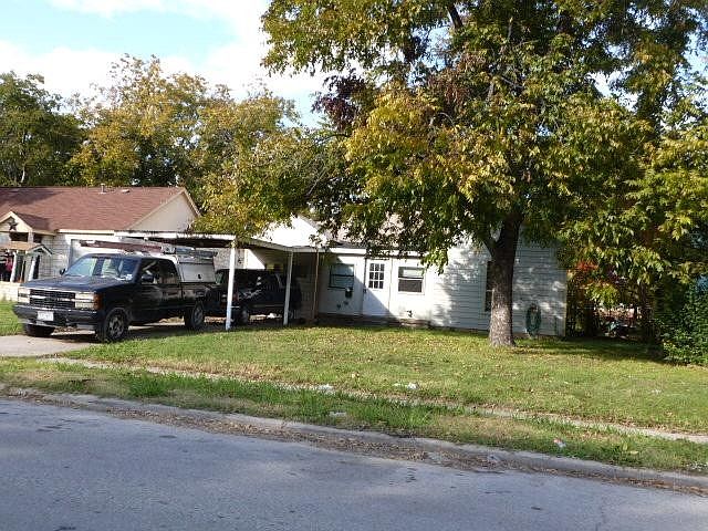 2nd image of 1310 Oak St