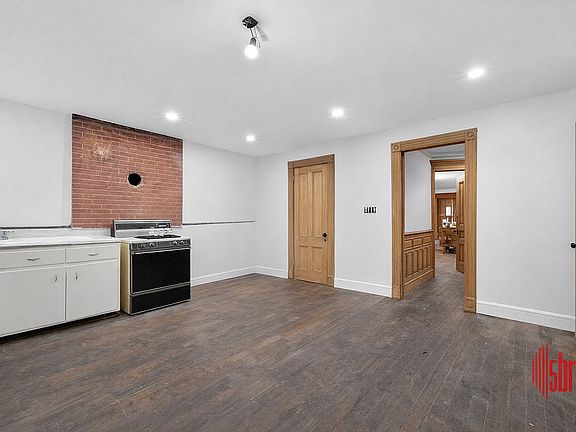 5th image of 1191 Dean St