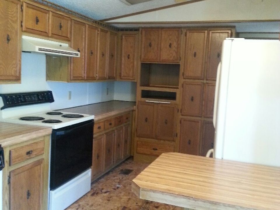 2nd image of 3255 Susan Cir S