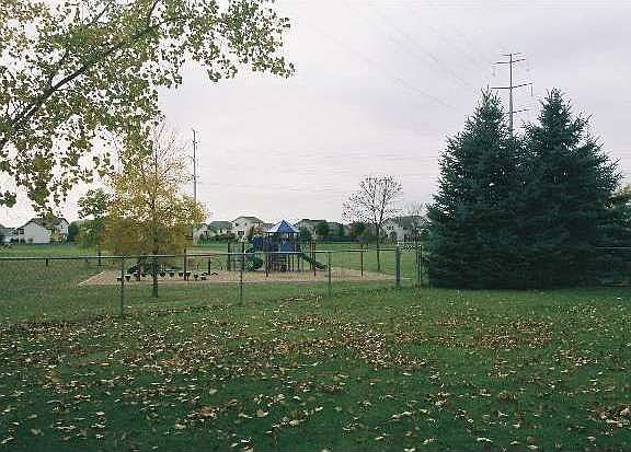 3rd image of 2905 94th Way N