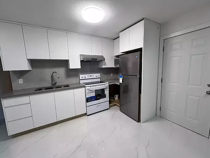 9XX Edinburgh St #1A photo 1
