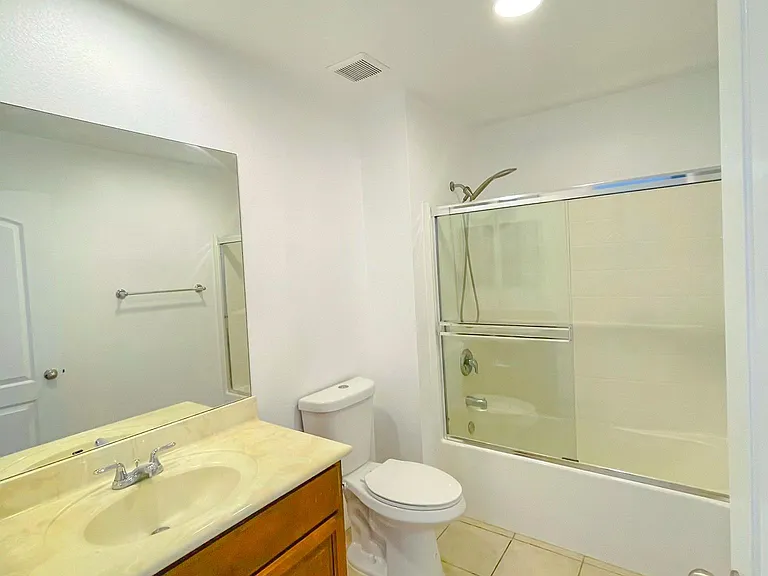 1922 Kelly Ave #2 — Photo 20