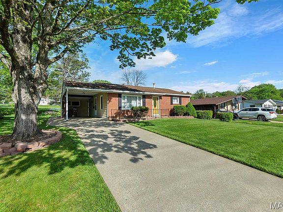 2nd image of 1141 Landgraf Dr