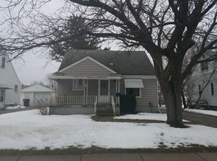 26034 Chippendale St, Roseville, MI 48066