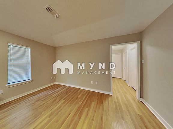 3rd image of 1206 Jeanie Ln