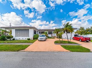 600 SW 8th St #1-2, Hallandale, FL 33009
