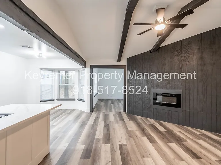 2213 E Seattle St — Photo 4