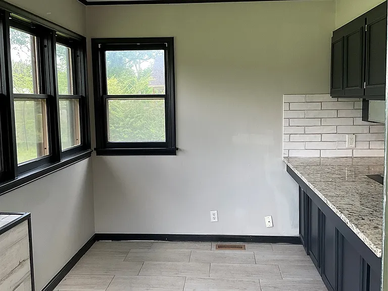 564 S 87th East Ave — Photo 12