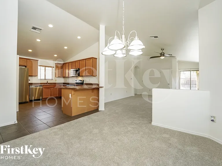 8711 N Moonfire Dr — Photo 6