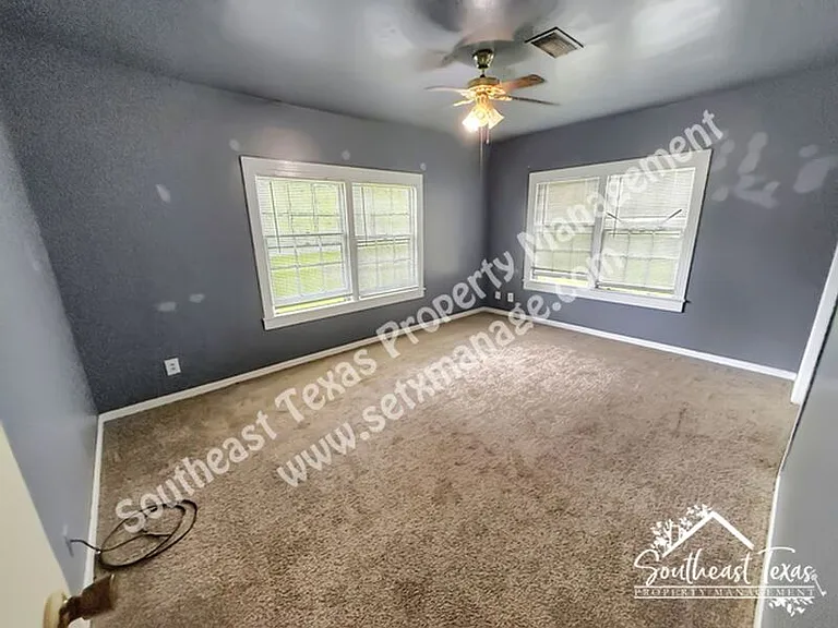 3255 Charles St — Photo 7