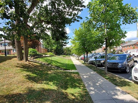 4th image of 553 N Old Woodward Ave #535
