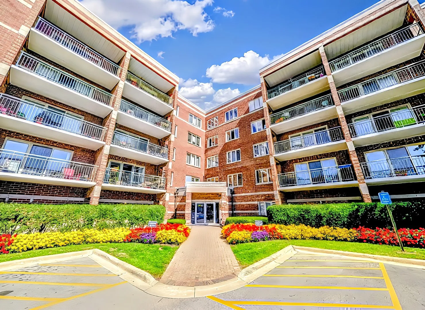 2 bed, 1336 sqft, $2,150 — Photo 1