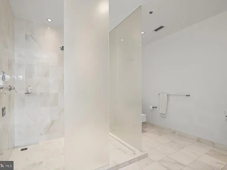 100 Harborview Dr #1901 — Photo 35