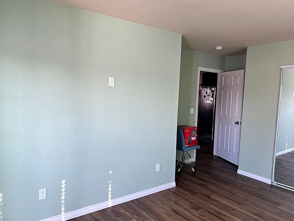 5th image of 901 E 71st St #A